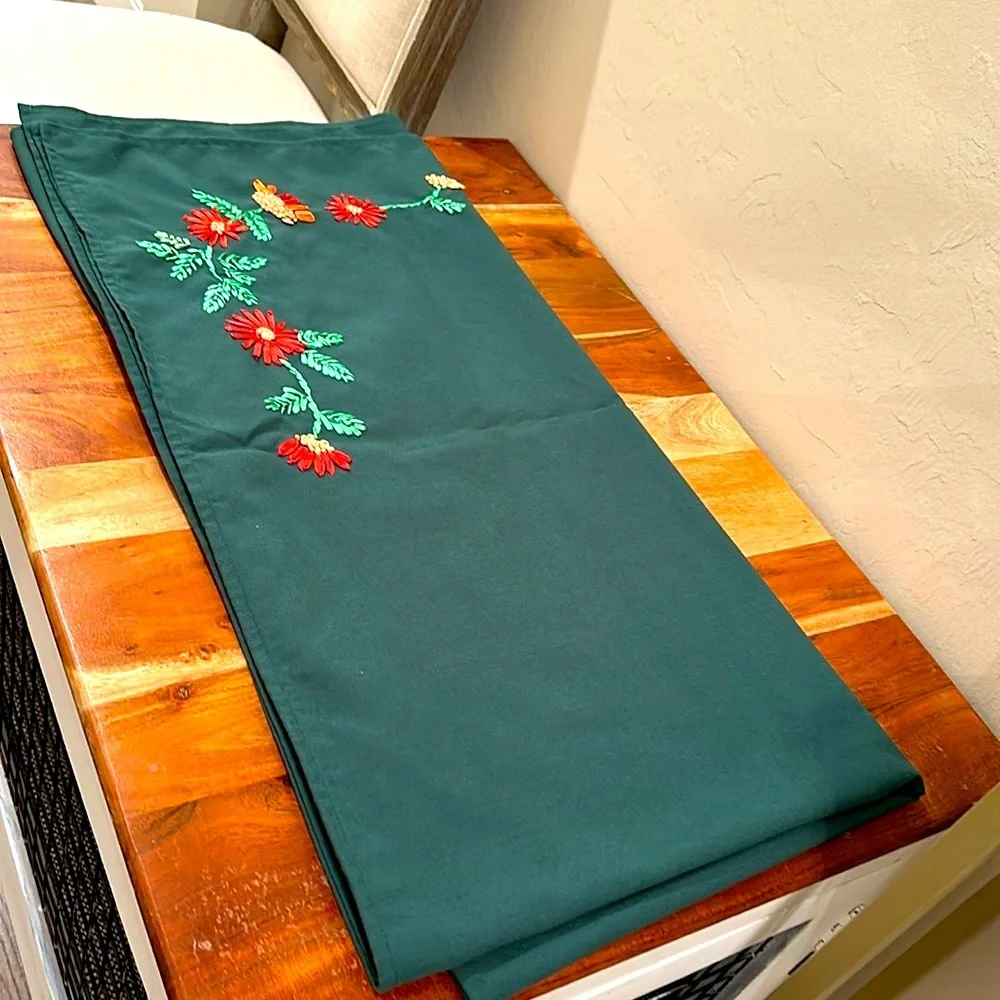 Vintage Tablecloth Embroidered Floral Robbon Design